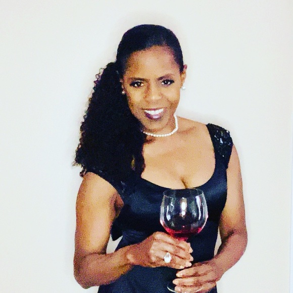 Meet your Posher, Valerie - Picture 1 of 1